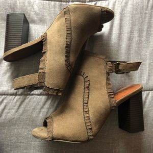 NWT MIA Taupe Ankle Bootie